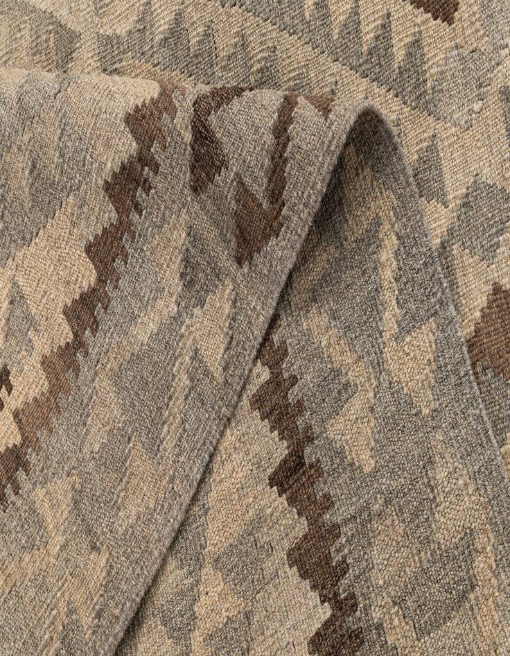 Detail image of  4' 2 x 5' 11  Hand Woven Kilim Maymana Wool Rug