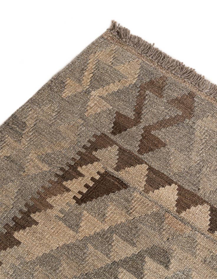 Detail image of  4' 2 x 5' 11  Hand Woven Kilim Maymana Wool Rug