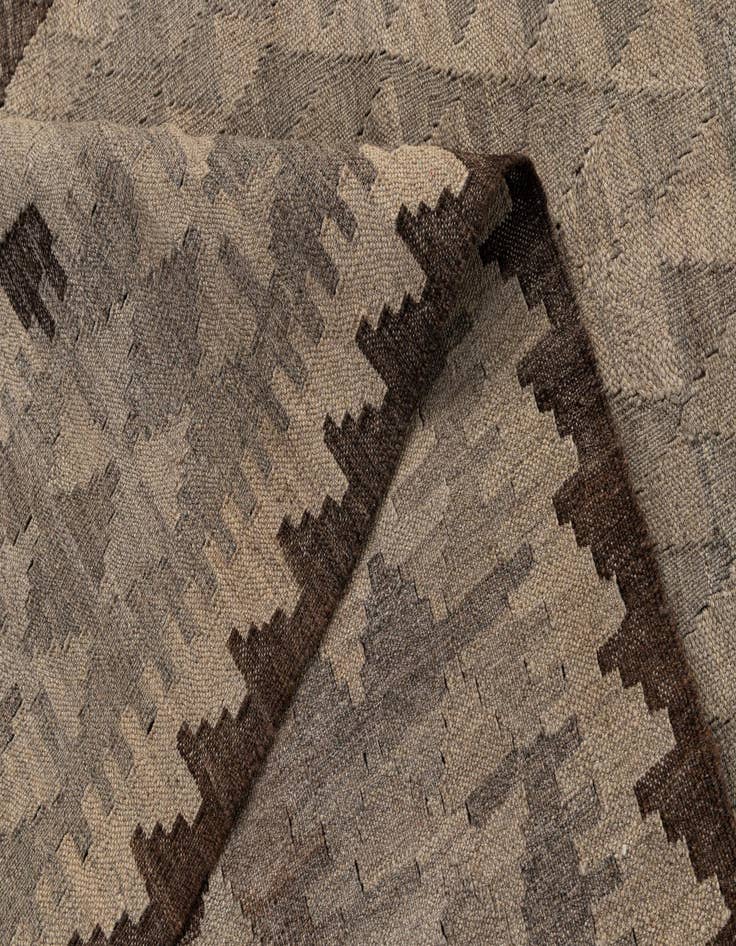 Detail image of  4' 4 x 6'  Hand Woven Kilim Maymana Wool Rug