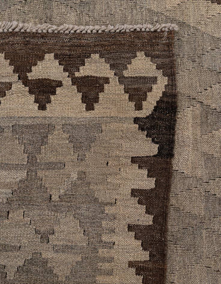 Detail image of  4' 4 x 6'  Hand Woven Kilim Maymana Wool Rug