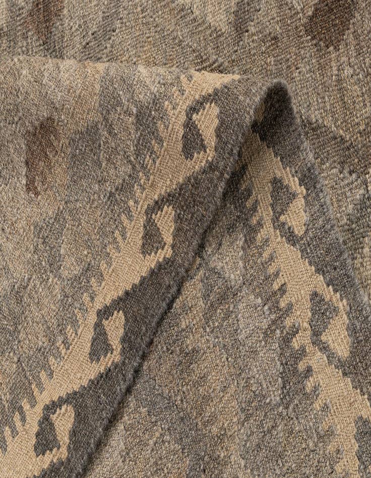 Detail image of  4' 2 x 6' 1  Hand Woven Kilim Maymana Wool Rug