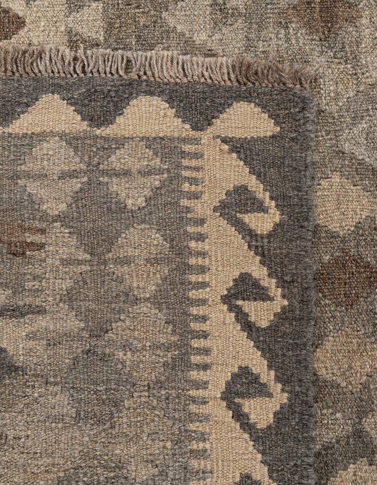 Detail image of  4' 2 x 6' 1  Hand Woven Kilim Maymana Wool Rug