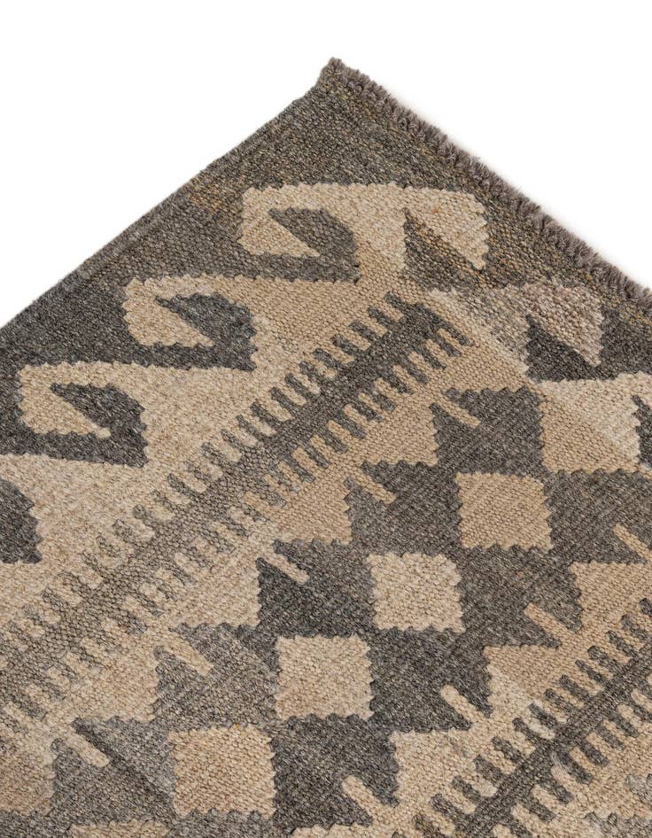 Detail image of  4' 3 x 6'  Hand Woven Kilim Maymana Wool Rug