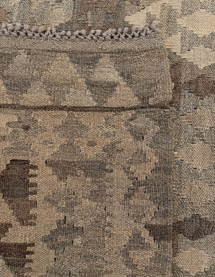 Detail image of  4' 2 x 6' 1  Hand Woven Kilim Maymana Wool Rug