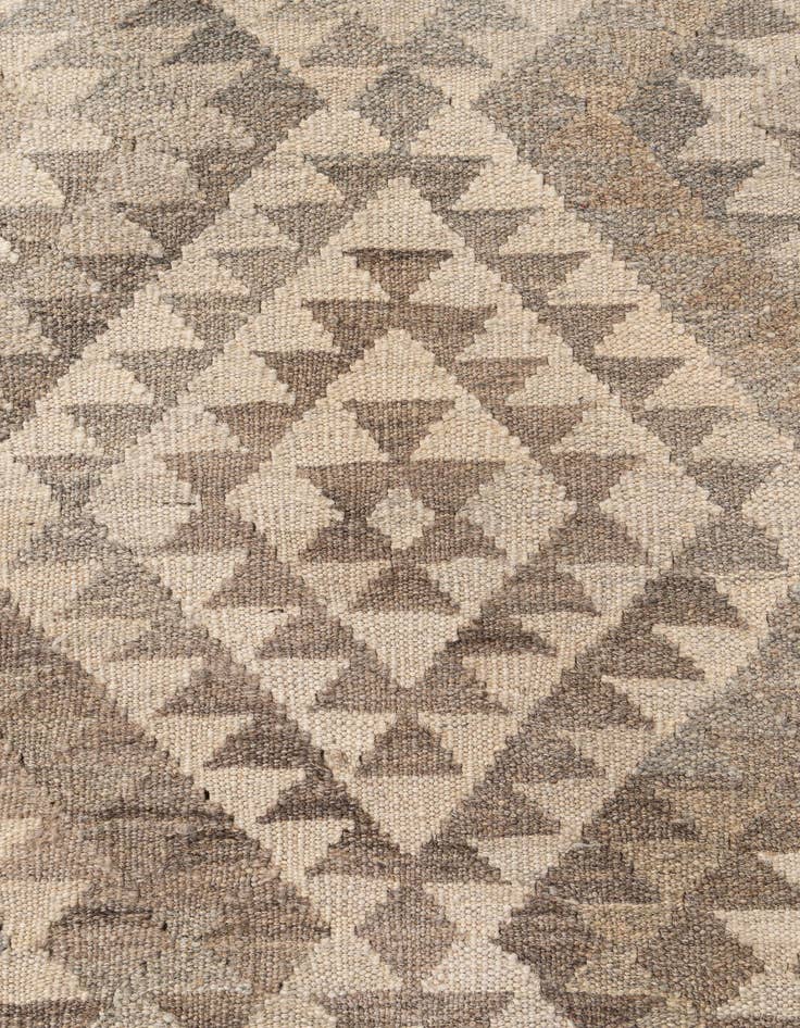 Detail image of  4' 2 x 6' 1  Hand Woven Kilim Maymana Wool Rug