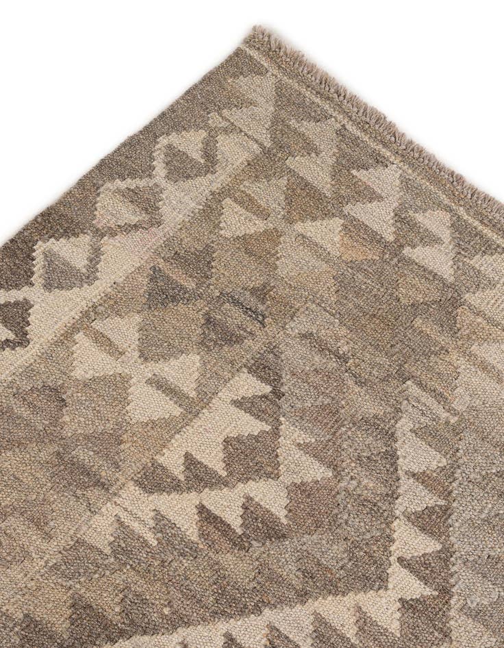 Detail image of  4' 2 x 6' 1  Hand Woven Kilim Maymana Wool Rug