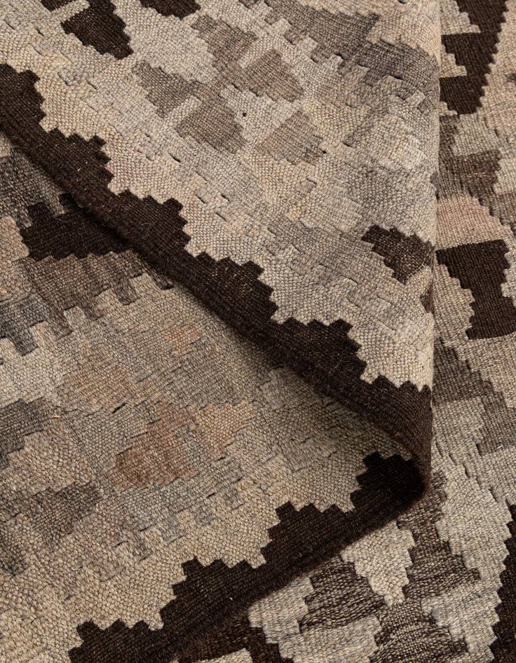 Detail image of  4' 5 x 6' 3  Hand Woven Kilim Maymana Wool Rug
