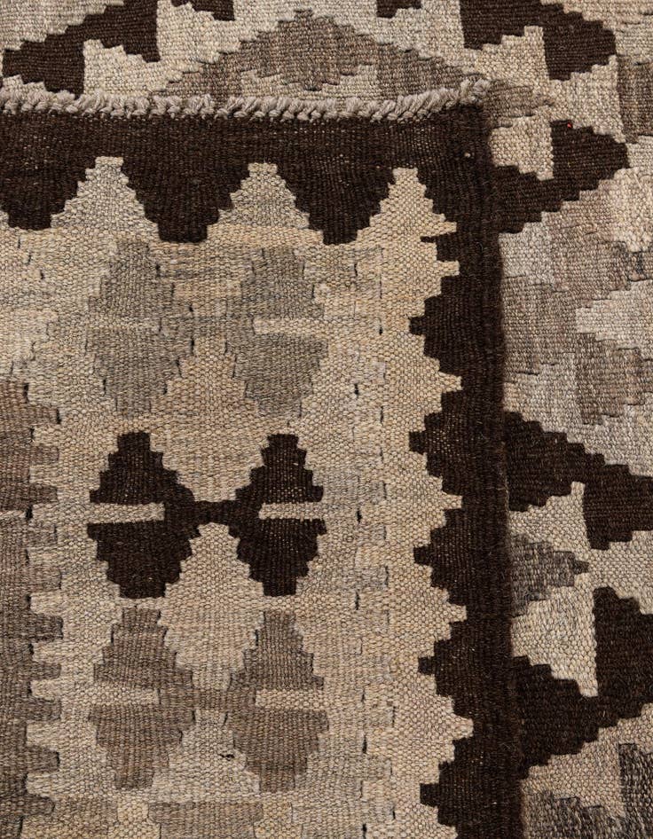 Detail image of  4' 5 x 6' 3  Hand Woven Kilim Maymana Wool Rug