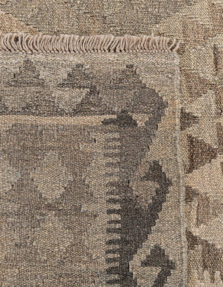 Detail image of  4' 1 x 6' 4  Hand Woven Kilim Maymana Wool Rug