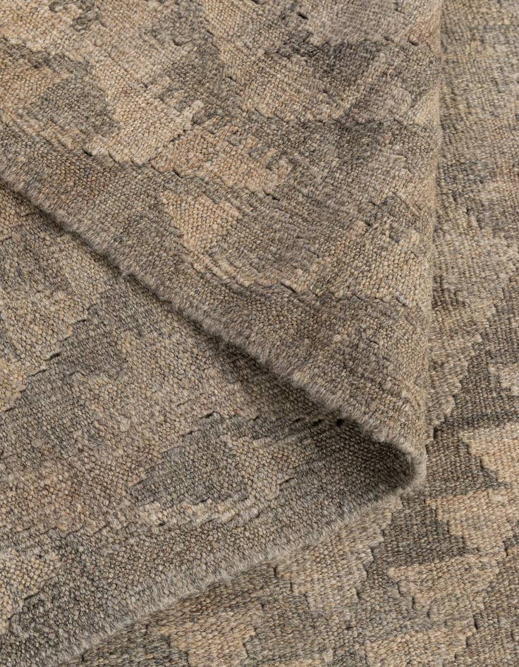 Detail image of  4' 3 x 6' 3  Hand Woven Kilim Maymana Wool Rug