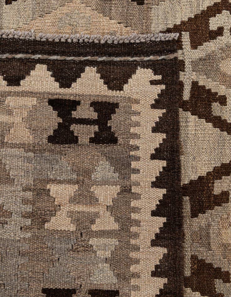 Detail image of  4' 4 x 6' 1  Hand Woven Kilim Maymana Wool Rug