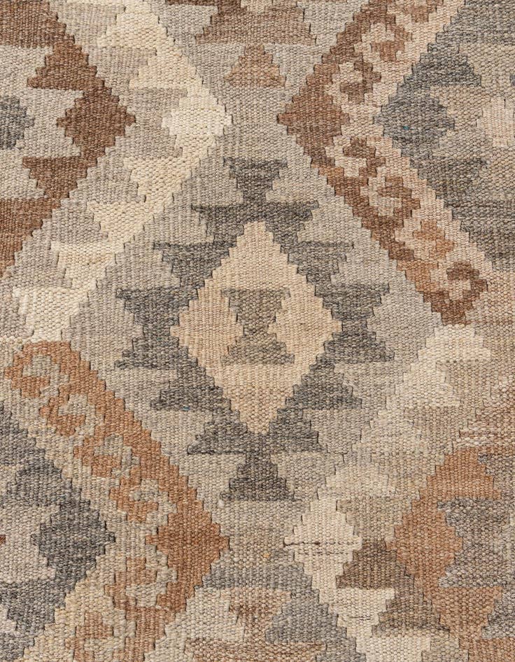 Detail image of  4' 3 x 6' 8  Hand Woven Kilim Maymana Wool Rug