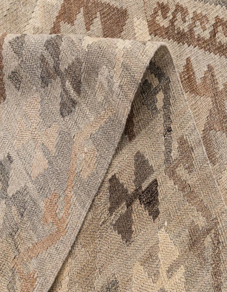 Detail image of  4' 3 x 6' 8  Hand Woven Kilim Maymana Wool Rug