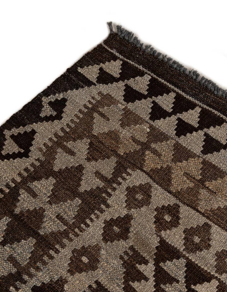 Detail image of  4' 6 x 5' 10  Hand Woven Kilim Maymana Wool Rug