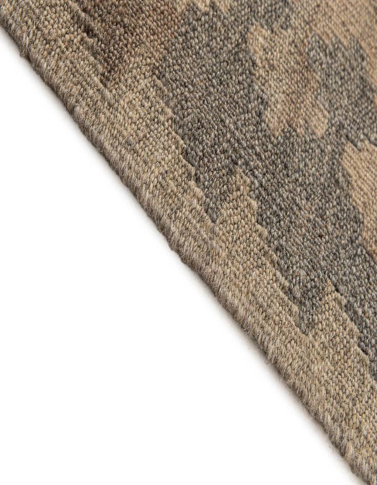 Detail image of  4' 5 x 6' 3  Hand Woven Kilim Maymana Wool Rug