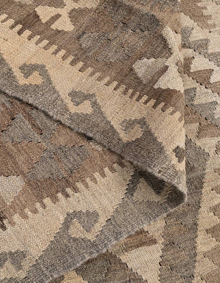 Detail image of  4' 5 x 6' 2  Hand Woven Kilim Maymana Wool Rug