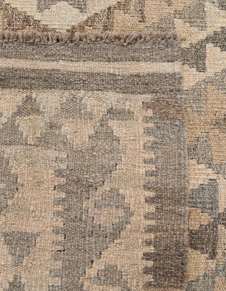 Detail image of  4' 9 x 7' 7  Hand Woven Kilim Maymana Wool Rug