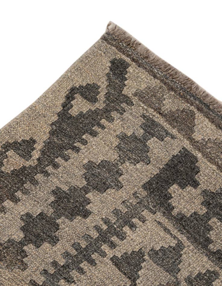 Detail image of  4' 11 x 6' 3  Hand Woven Kilim Maymana Wool Rug