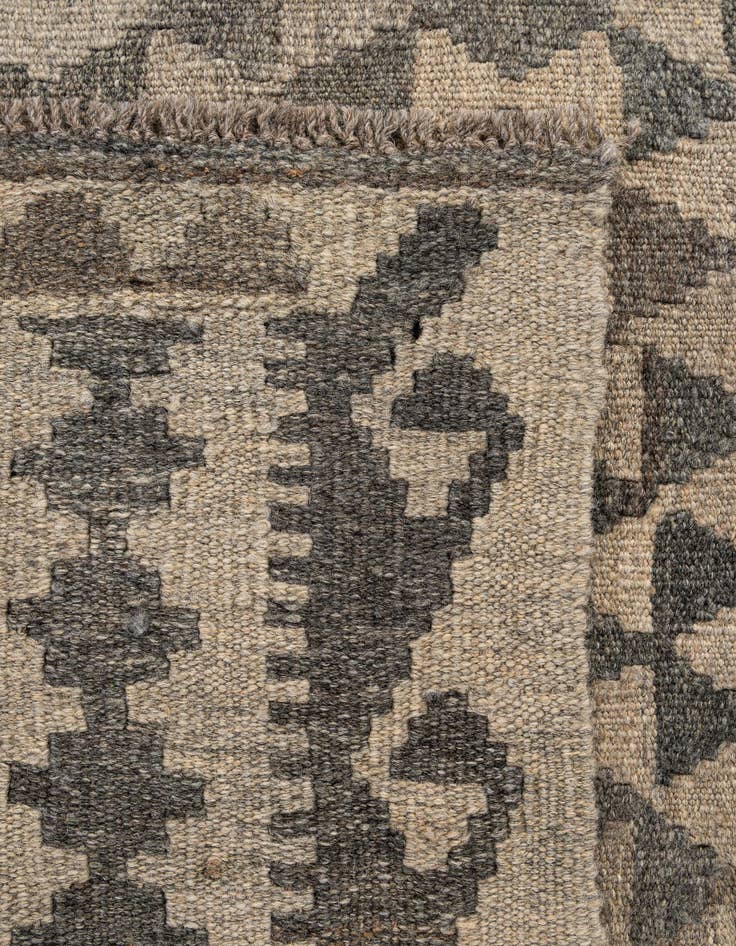 Detail image of  4' 11 x 6' 3  Hand Woven Kilim Maymana Wool Rug