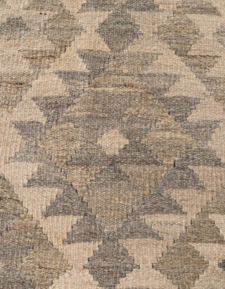 Detail image of  5' 1 x 6' 7  Hand Woven Kilim Maymana Wool Rug