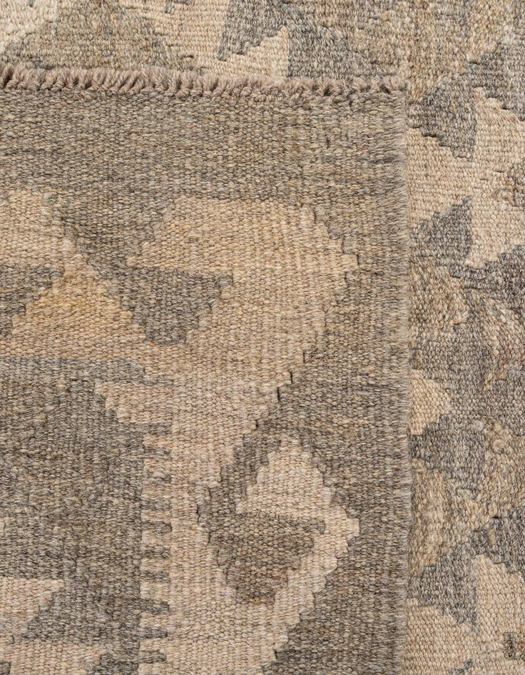 Detail image of  5' 1 x 6' 7  Hand Woven Kilim Maymana Wool Rug