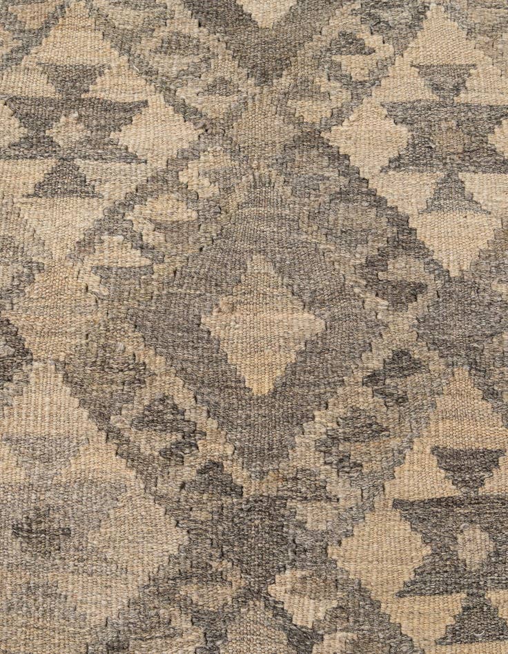 Detail image of  4' 11 x 6' 7  Hand Woven Kilim Maymana Wool Rug