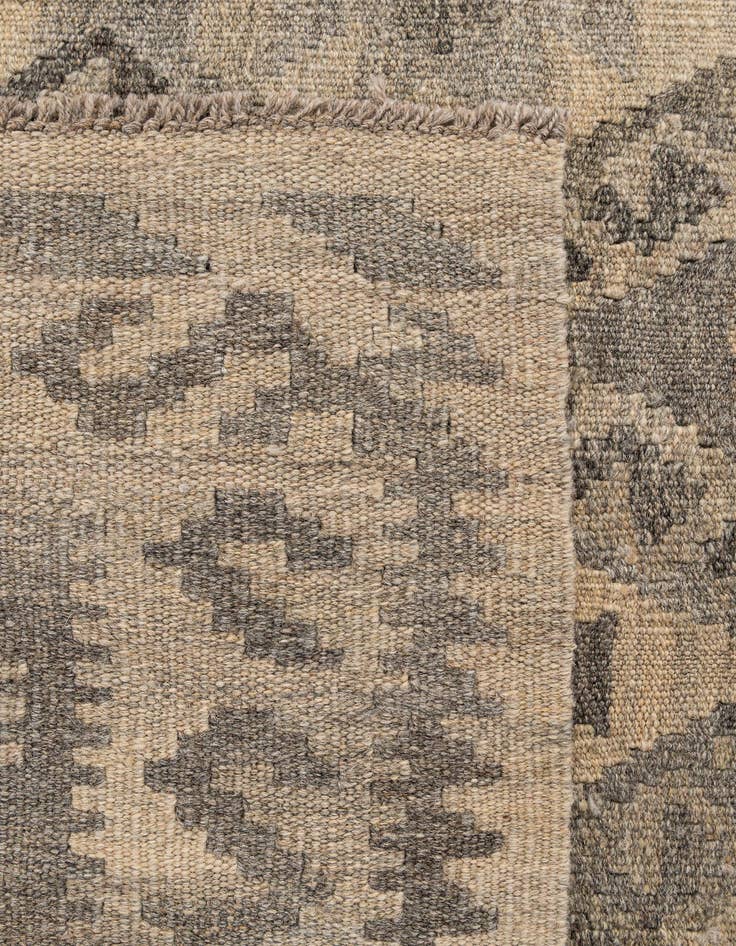 Detail image of  4' 11 x 6' 7  Hand Woven Kilim Maymana Wool Rug