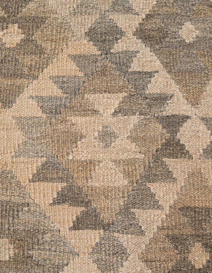 Detail image of  5' 1 x 6' 5  Hand Woven Kilim Maymana Wool Rug