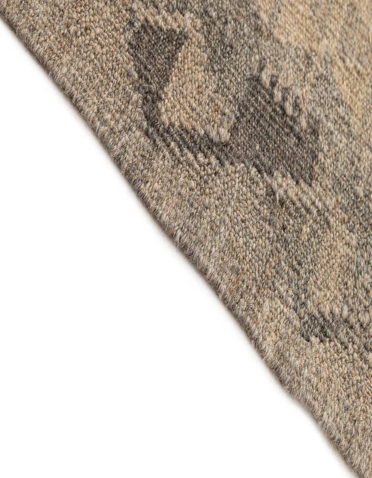 Detail image of  5' x 6' 6  Hand Woven Kilim Maymana Wool Rug