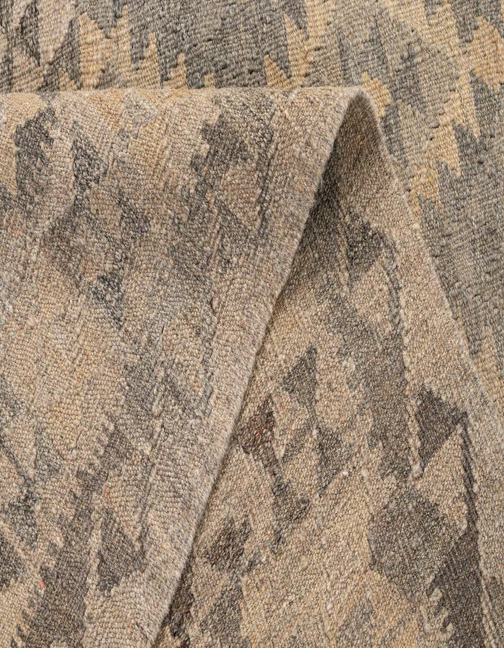 Detail image of  5' x 6' 6  Hand Woven Kilim Maymana Wool Rug