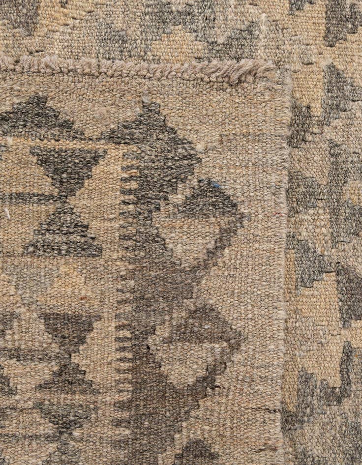 Detail image of  5' x 6' 6  Hand Woven Kilim Maymana Wool Rug