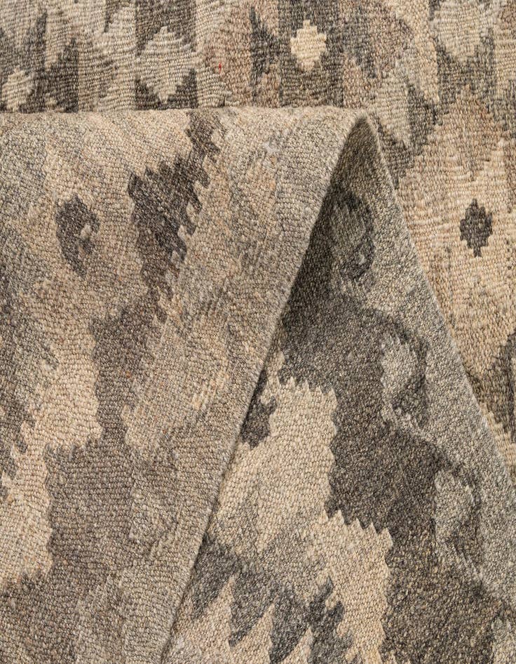 Detail image of  4' 11 x 6' 7  Hand Woven Kilim Maymana Wool Rug