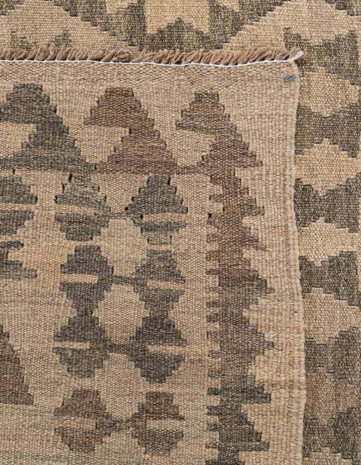 Detail image of  4' 10 x 6' 6  Hand Woven Kilim Maymana Wool Rug