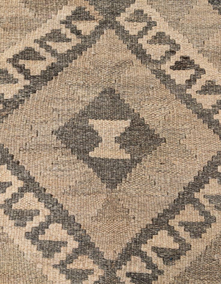 Detail image of  5' 1 x 6' 7  Hand Woven Kilim Maymana Wool Rug