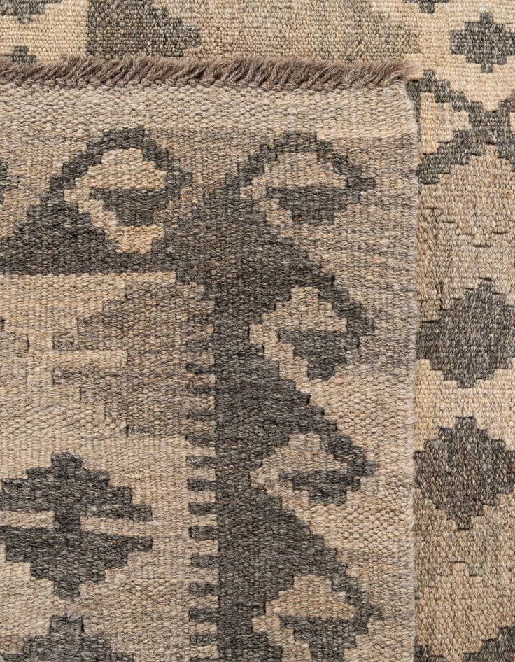Detail image of  5' 1 x 6' 7  Hand Woven Kilim Maymana Wool Rug