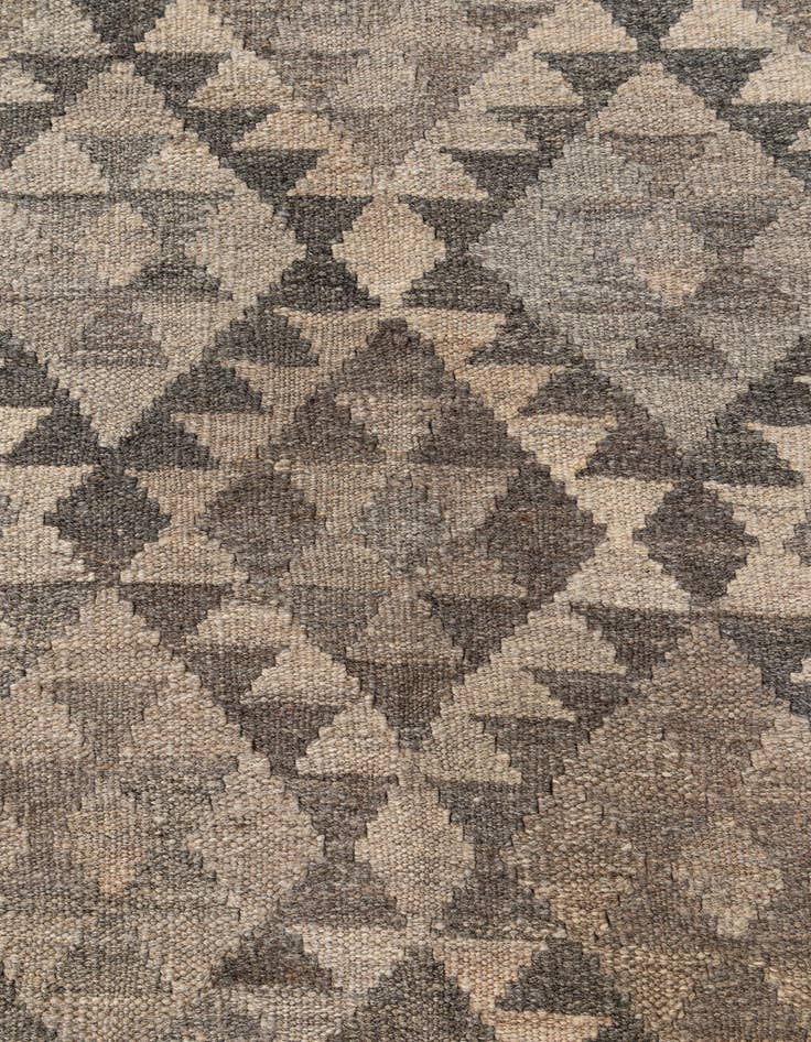 Detail image of  5' 1 x 6' 6  Hand Woven Kilim Maymana Wool Rug