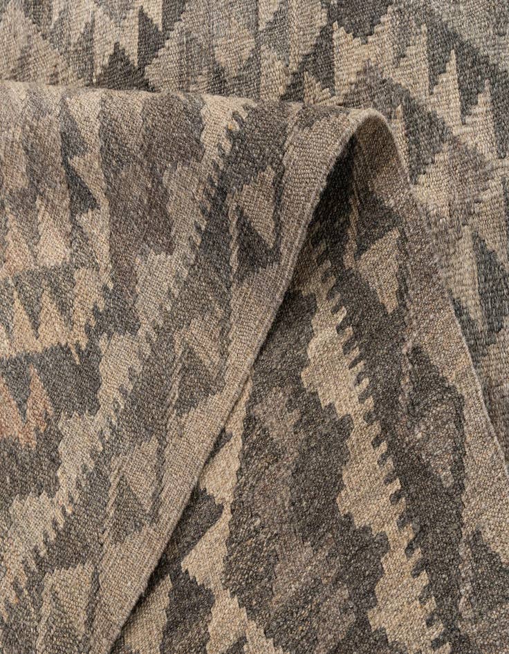 Detail image of  5' 1 x 6' 6  Hand Woven Kilim Maymana Wool Rug