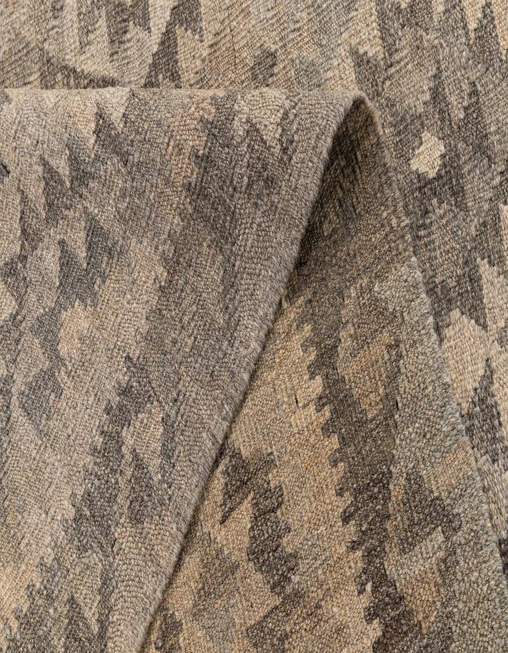 Detail image of  4' 11 x 6' 6  Hand Woven Kilim Maymana Wool Rug