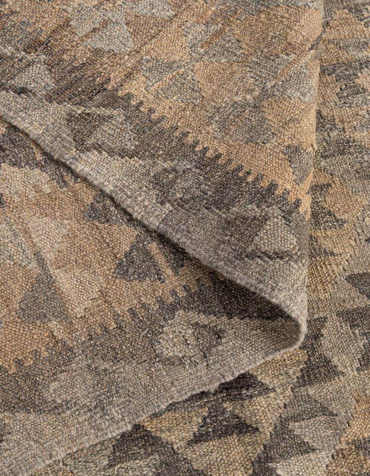 Detail image of  5' 1 x 6' 6  Hand Woven Kilim Maymana Wool Rug