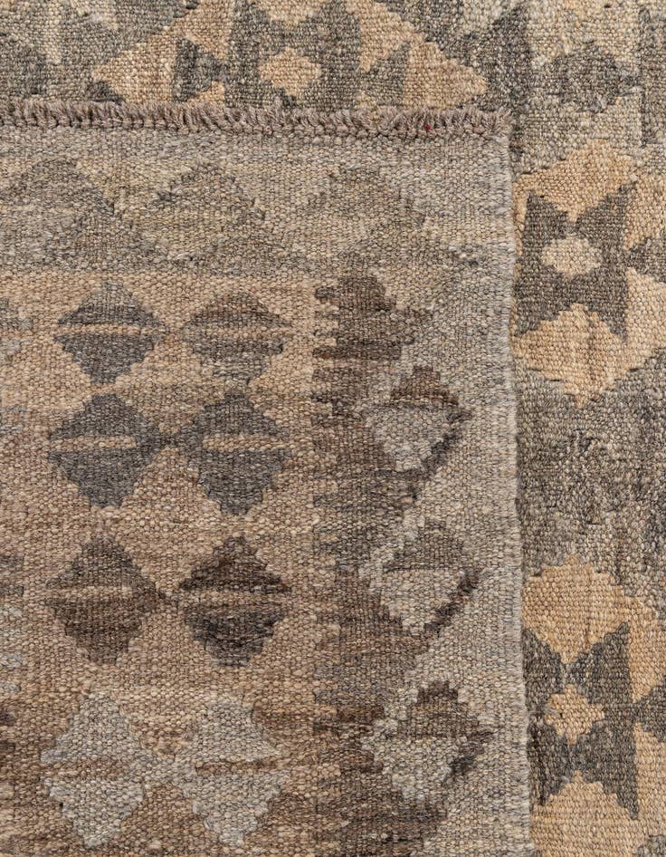 Detail image of  5' 1 x 6' 6  Hand Woven Kilim Maymana Wool Rug