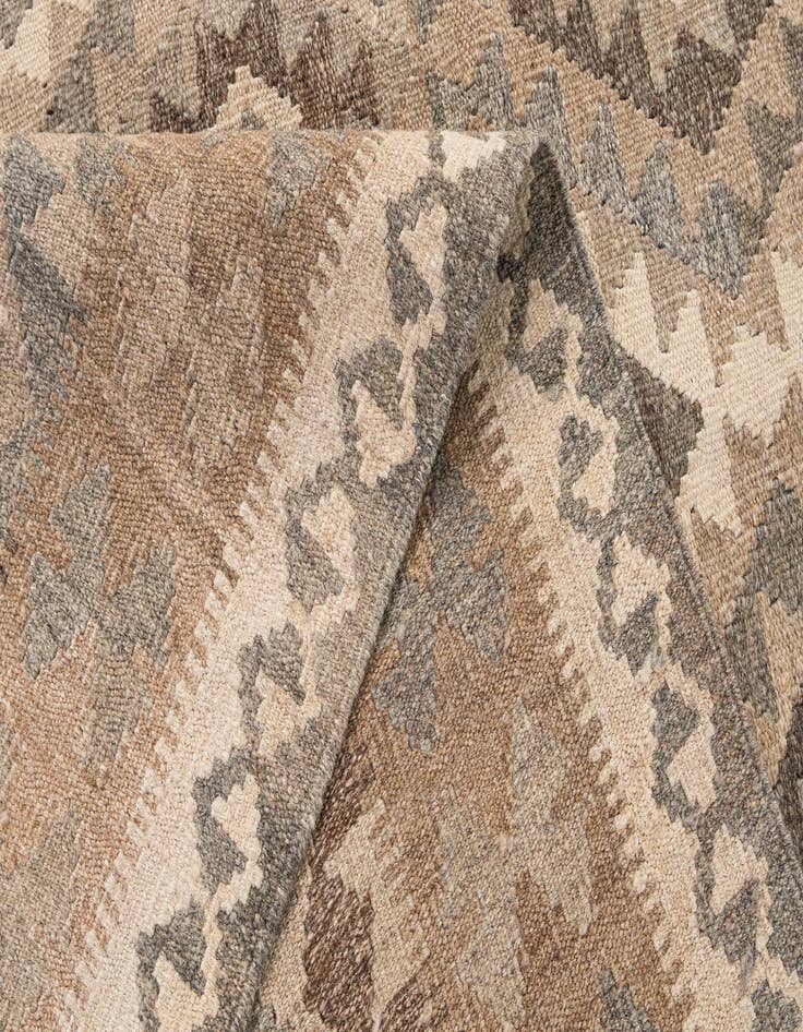 Detail image of  4' 11 x 7'  Hand Woven Kilim Maymana Wool Rug