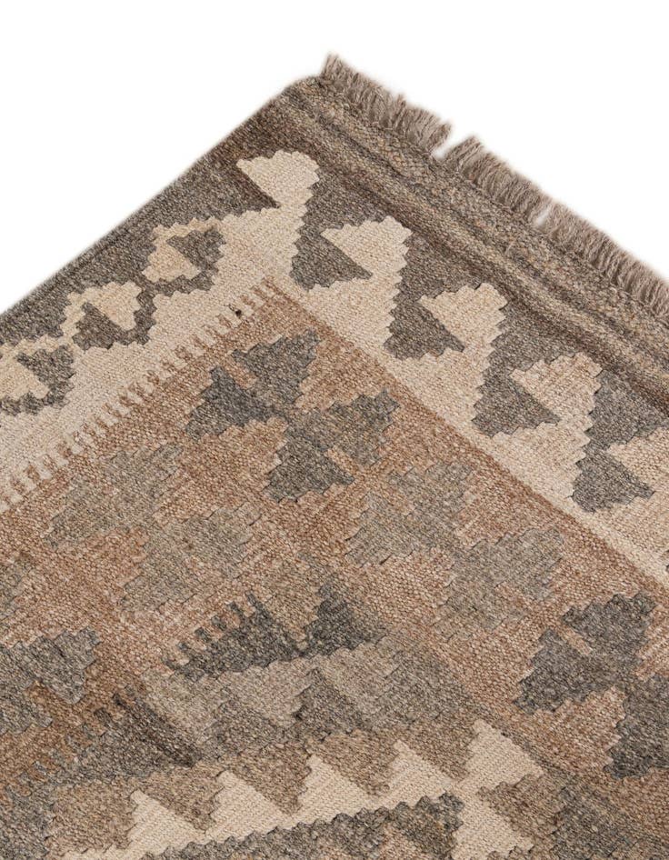 Detail image of  4' 11 x 7'  Hand Woven Kilim Maymana Wool Rug