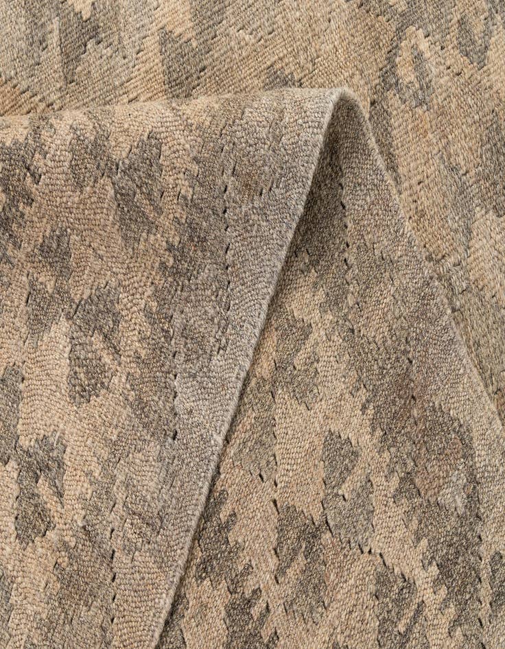 Detail image of  4' 10 x 6' 10  Hand Woven Kilim Maymana Wool Rug