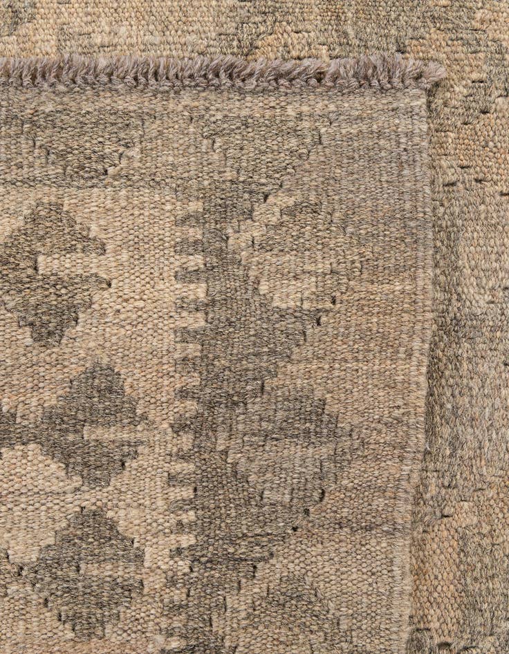 Detail image of  4' 10 x 6' 10  Hand Woven Kilim Maymana Wool Rug