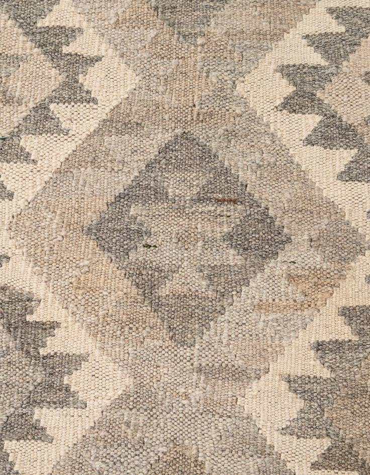 Detail image of  4' 11 x 6' 10  Hand Woven Kilim Maymana Wool Rug