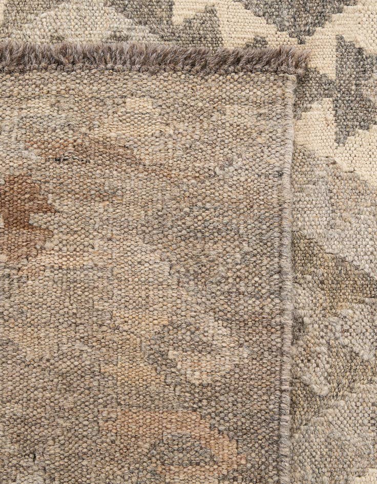 Detail image of  4' 11 x 6' 10  Hand Woven Kilim Maymana Wool Rug