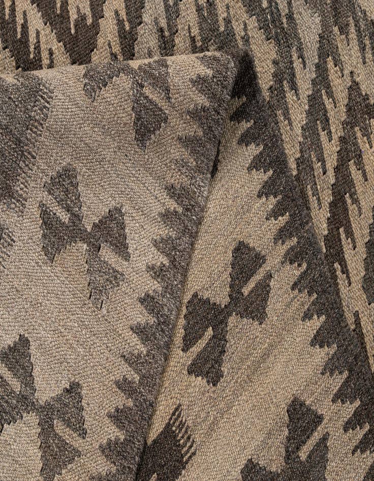 Detail image of  5' x 7' 1  Hand Woven Kilim Maymana Wool Rug