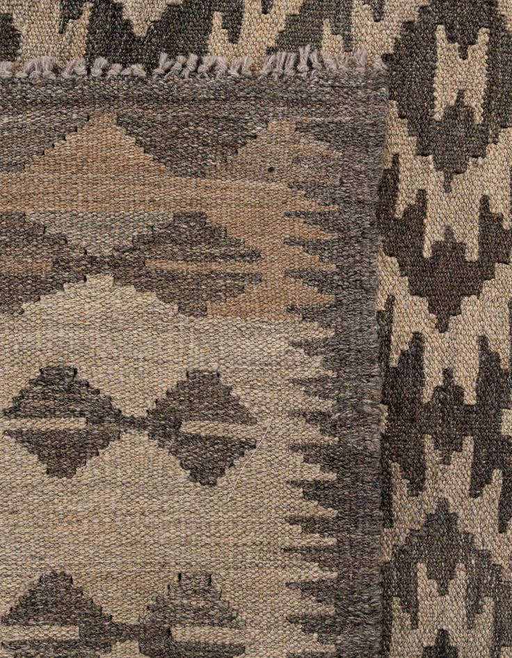 Detail image of  5' x 7' 1  Hand Woven Kilim Maymana Wool Rug