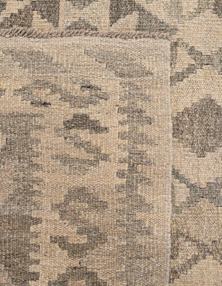Detail image of  5' 2 x 6' 5  Hand Woven Kilim Maymana Wool Rug
