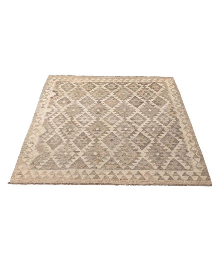 Detail image of  5' 1 x 6' 6  Hand Woven Kilim Maymana Wool Rug